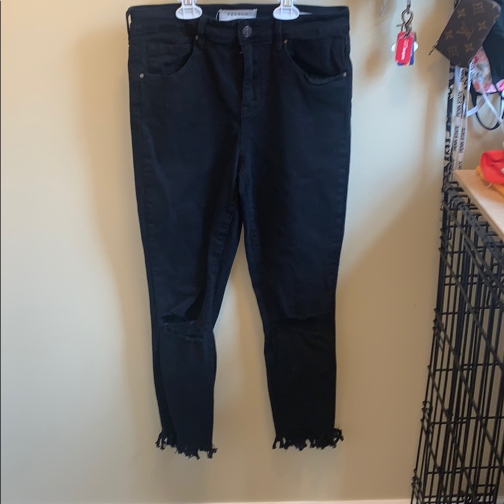 PAC sun black jeans with frayed bottom